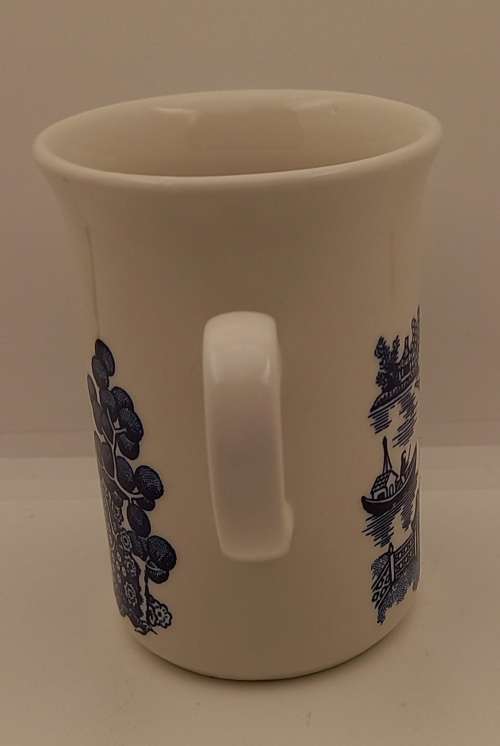 Blue and White Hand painted Cup Made in England 105x100x77mm