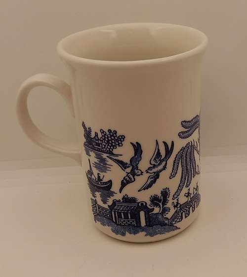 Blue and White Hand painted Cup Made in England 105x100x77mm