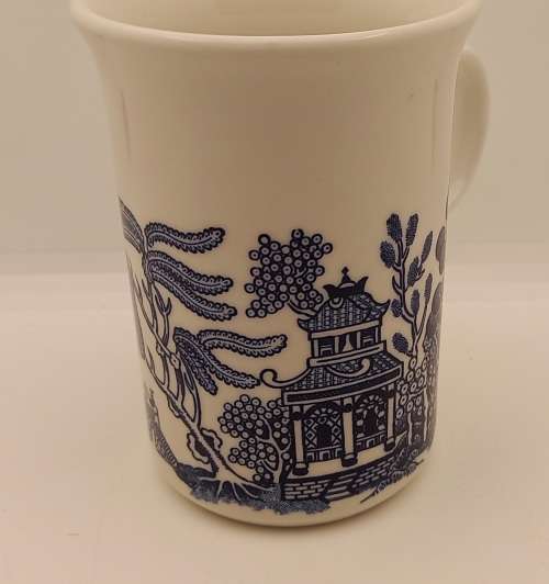 Blue and White Hand painted Cup Made in England 105x100x77mm