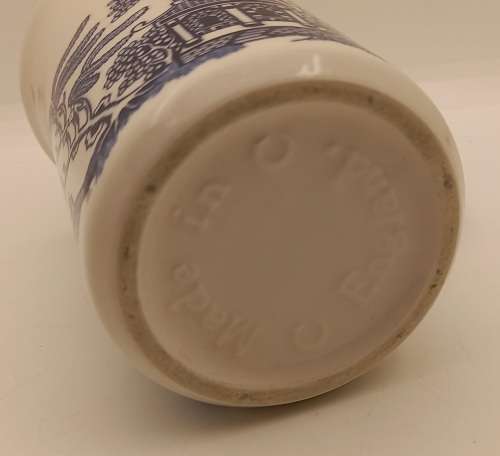 Blue and White Hand painted Cup Made in England 105x100x77mm