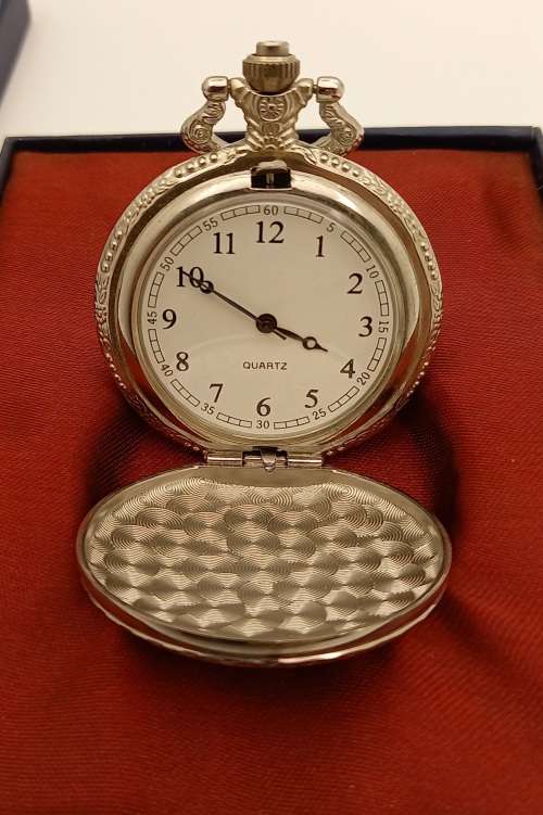 Vintage style Quartz Pocket watch from the Hachette pocket watch collection -Working