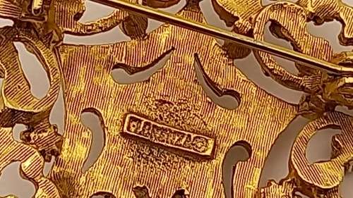 Collectable Vintage FLORENZA Brooch   90x43mm  (2 small stones misssing)