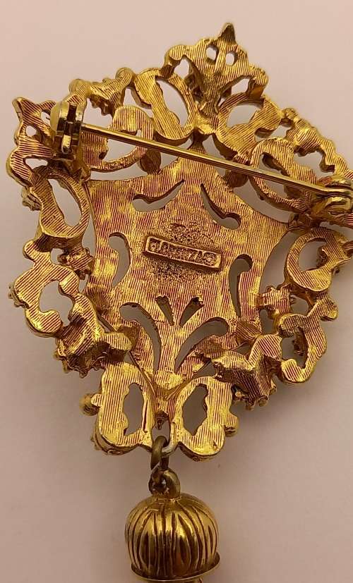 Collectable Vintage FLORENZA Brooch   90x43mm  (2 small stones misssing)