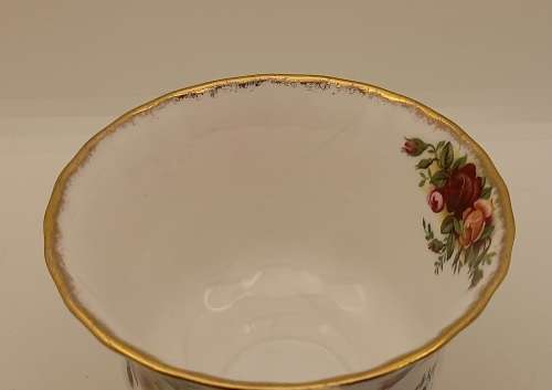 Vintage Royal Albert "OLD COUNTRY ROSES"  Tea Cup (Hairline Crack)