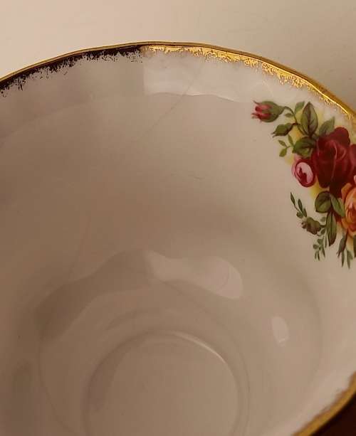 Vintage Royal Albert "OLD COUNTRY ROSES"  Tea Cup (Hairline Crack)