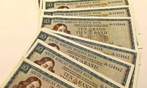 9 x 1975-76 South Africa TW de Jongh  R10 Notes -UNCIRCULATED with consecutive numbers