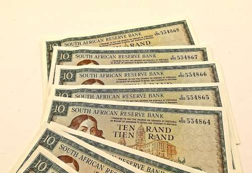 9 x 1975-76 South Africa TW de Jongh  R10 Notes -UNCIRCULATED with consecutive numbers