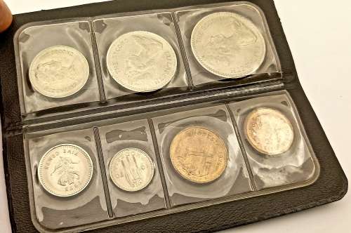 7 Vintage 1964-1977 Rhodesia Coins in Plastic Coin Flip -Uncirculated