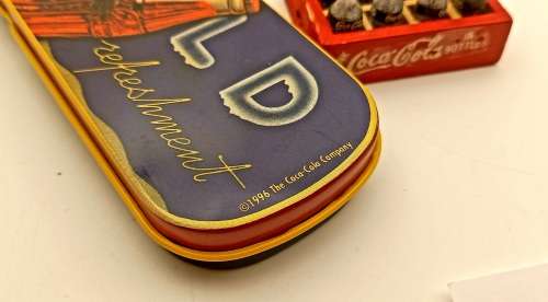 Coca Cola Pen In Tin+ Vintage Mini Coca Cola Crate 47mmx38mm with 12 Bottles + Mini Tea set
