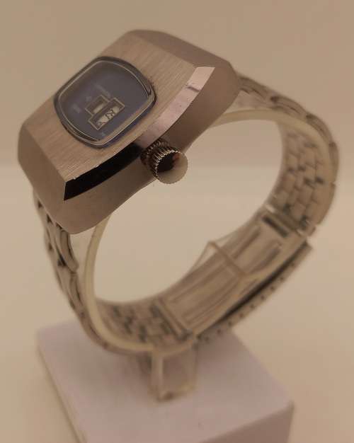 Pre-owned Vintage 1970's Continental Swiss Mechanical watch with digital display -working with case