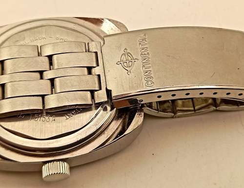 Pre-owned Vintage 1970's Continental Swiss Mechanical watch with digital display -working with case