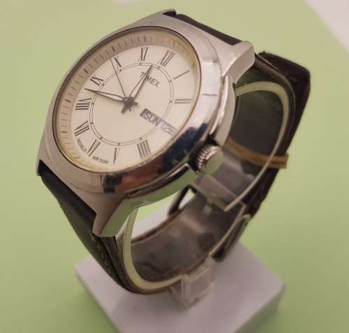 Pre-owned Mens Timex Indiglo WR50M Quarts watch - Working -Leather Strap