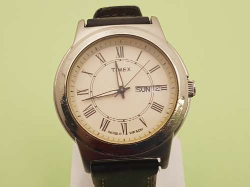 Pre-owned Mens Timex Indiglo WR50M Quarts watch - Working -Leather Strap