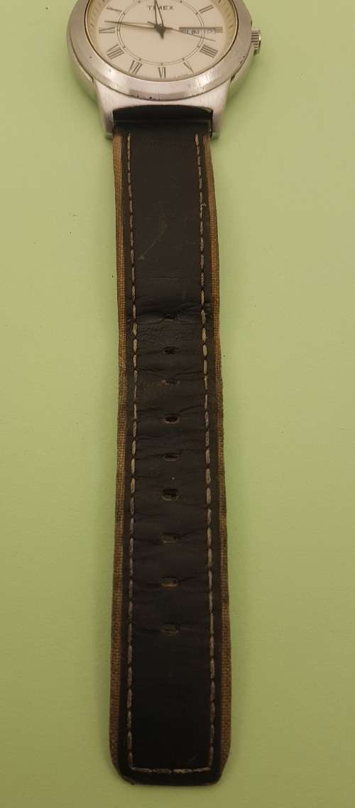 Pre-owned Mens Timex Indiglo WR50M Quarts watch - Working -Leather Strap