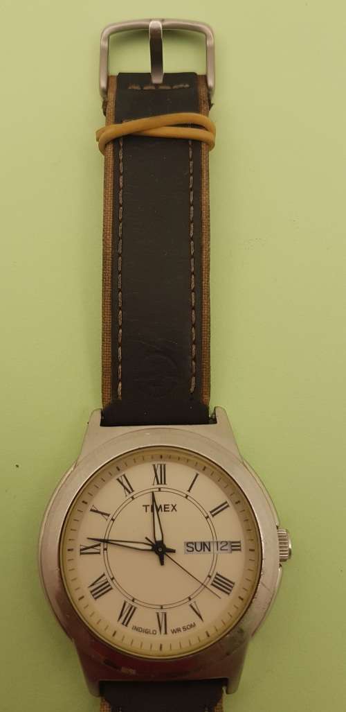 Pre-owned Mens Timex Indiglo WR50M Quarts watch - Working -Leather Strap