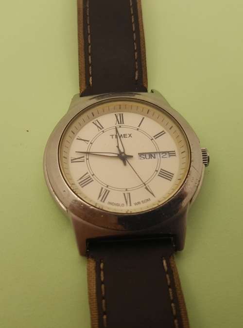Pre-owned Mens Timex Indiglo WR50M Quarts watch - Working -Leather Strap