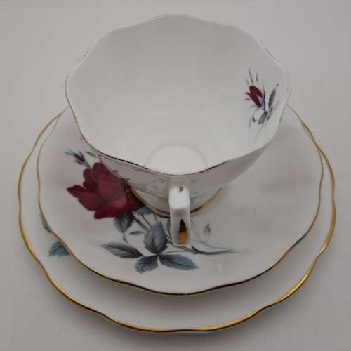 Vintage Royal Albert Bone China `Sweet Romance` Trio -see condition