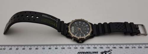 Pre-owned ASHKA Quartz Watch Digital & Analogue-Japan -Working -New Battery Rubber Band