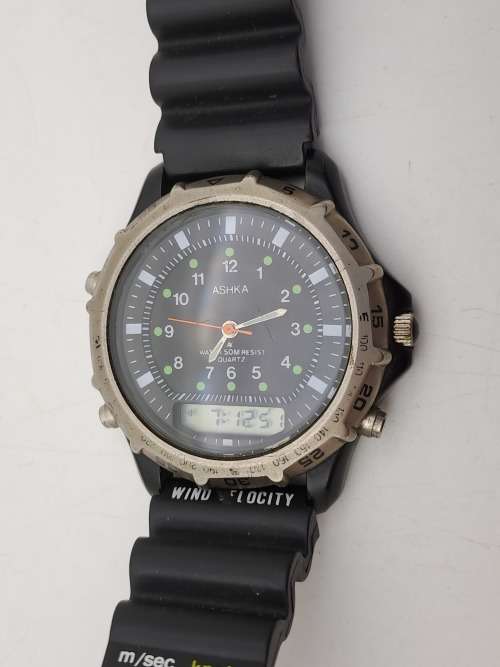 Pre-owned ASHKA Quartz Watch Digital & Analogue-Japan -Working -New Battery Rubber Band