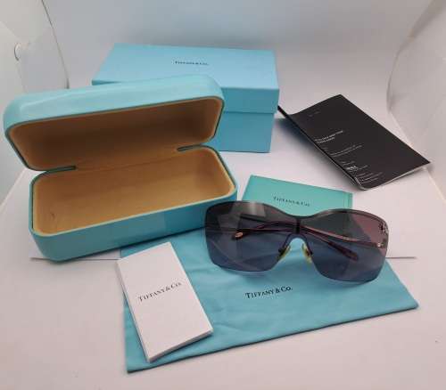 Pre-owned Un-used Tiffany & Co Sunglasses with Case and Packaging