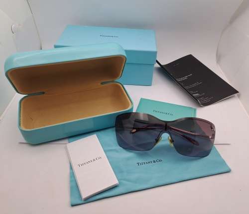 Pre-owned Un-used Tiffany & Co Sunglasses with Case and Packaging