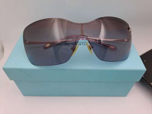Pre-owned Un-used Tiffany & Co Sunglasses with Case and Packaging