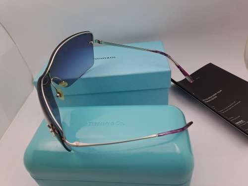 Pre-owned Un-used Tiffany & Co Sunglasses with Case and Packaging