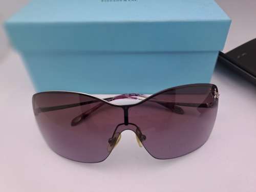 Pre-owned Un-used Tiffany & Co Sunglasses with Case and Packaging