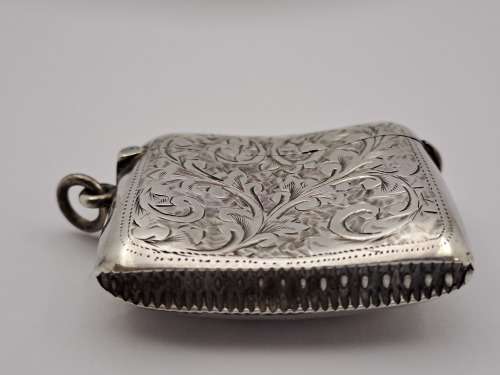 Antique 1900 Hallmarked Sterling Silver vesta case Birmingham 29 grms 4,6cm x 4cm-engraved