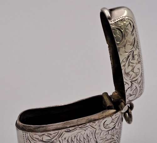 Antique 1900 Hallmarked Sterling Silver vesta case Birmingham 29 grms 4,6cm x 4cm-engraved