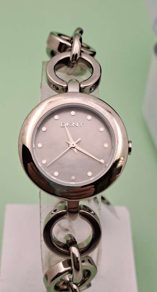 Unused-DKNY Ladies Quartz Analogue Watch NY-4873 With Stainless Steel Band -Donna Karan New York