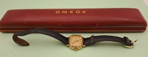 Vintage Ladies Omega De Ville Mechanical watch in Omega case  - working