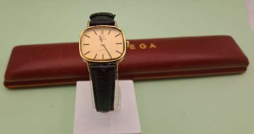 Vintage Ladies Omega De Ville Mechanical watch in Omega case  - working