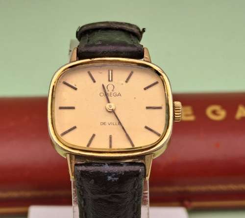 Vintage Ladies Omega De Ville Mechanical watch in Omega case  - working