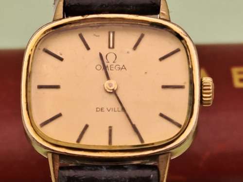 Vintage Ladies Omega De Ville Mechanical watch in Omega case  - working