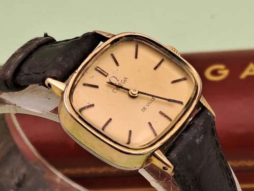 Vintage Ladies Omega De Ville Mechanical watch in Omega case  - working