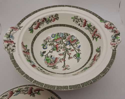 Vintage Johnson Bros `Indian Tree` Tureen Hand Engraved Ironstone-England (Condition is Good)
