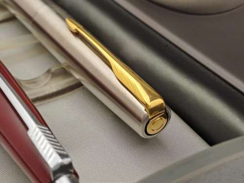 Vintage Maroon Parker Fountain Pen and Parker Frontier Rollerball in very nice parker case