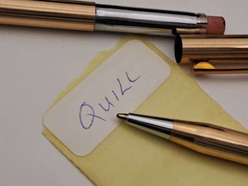 Vintage QUILL 1/20 14KT Gold filled pen and Pencil set in Case -USA- Standard bank Branded