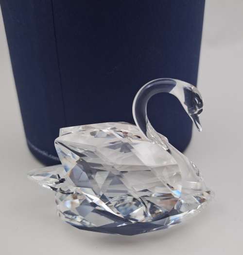 Swarovski Crystal Swan 7633 NR 050 000 (Boxed ) 43x58mm-made in Austria