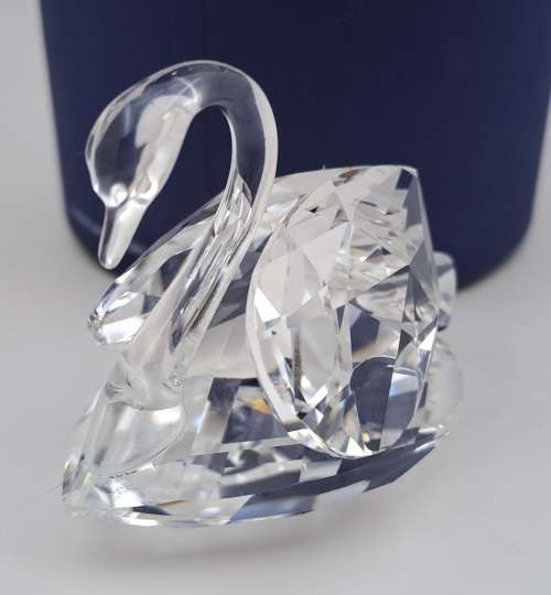 Swarovski Crystal Swan 7633 NR 050 000 (Boxed ) 43x58mm-made in Austria