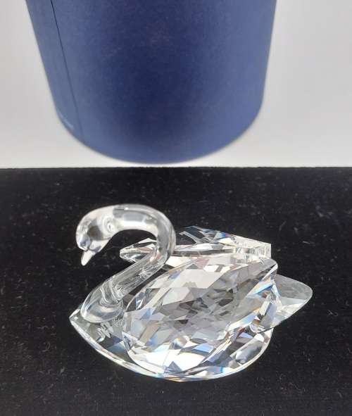 Swarovski Crystal Swan 7633 NR 050 000 (Boxed ) 43x58mm-made in Austria