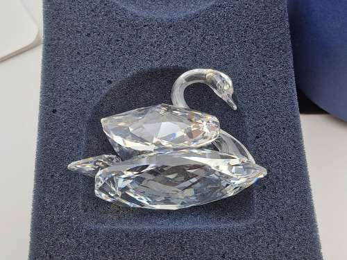 Swarovski Crystal Swan 7633 NR 050 000 (Boxed ) 43x58mm-made in Austria