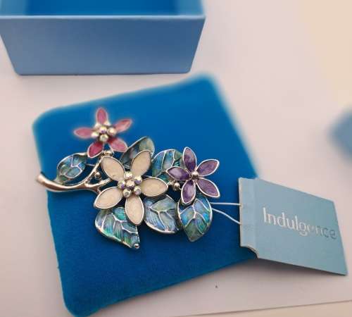 Indulgence jewellery brooches hot sale
