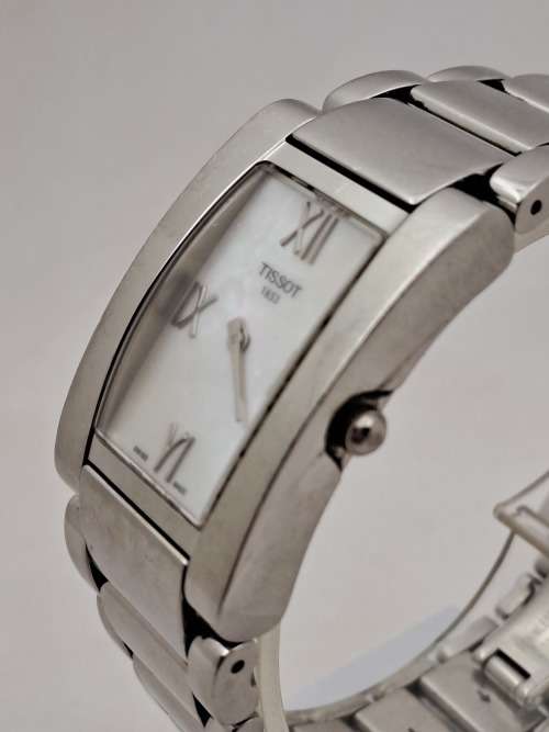 Pre-owned Swiss Made Ladies Tissot 1853 T007309 A Saphire Chrystal Mehanical watch- working