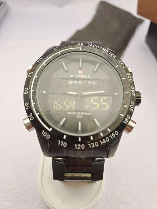 New/old stock NaviForce NF 9097 Quartz watch-still in Box-need battery-metal strap