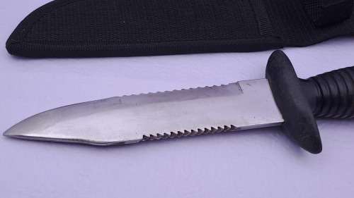 Pre-owned survival Dagger -Good condition in canvas Sheath