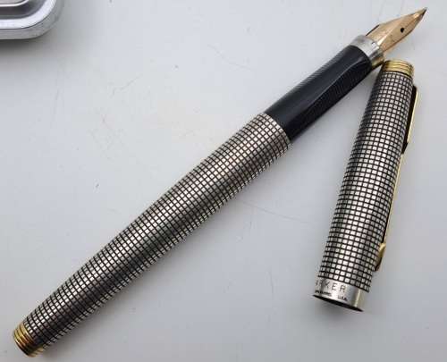 Vintage STERLING .925 SILVER Cap&Barrel  Parker Fountain pen with 14kt Gold Nib-USA