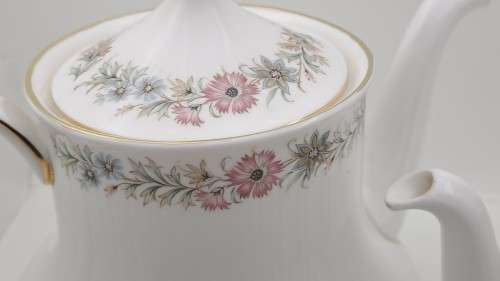 33pc Vintage Paragon BELINDA Stoke-on-Trent Tea set -By Appointment to the Queen