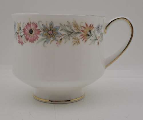 Vintage Royal Albert Belinda Replacement tea cup -68x80x102mm